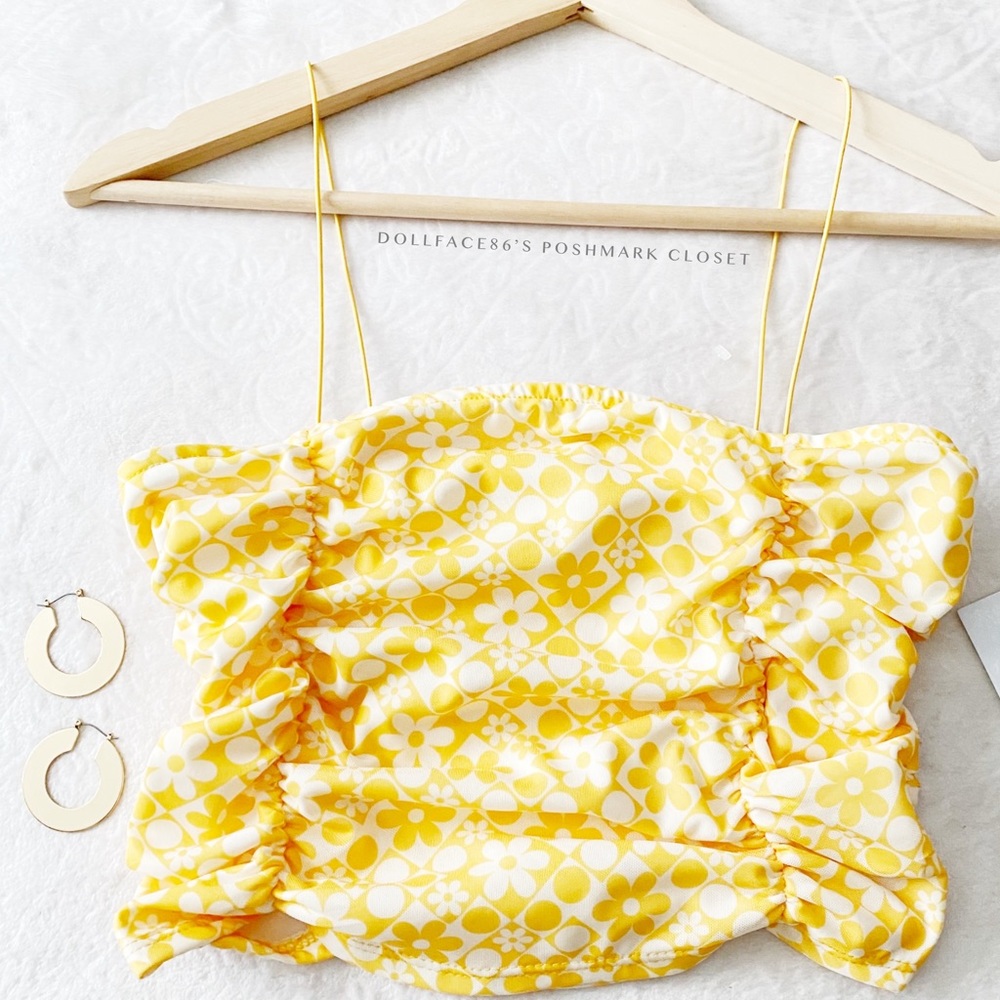 NWT Yellow & White 70’s Floral Print Ruched Cropped Camisole - Picture 3 of 11